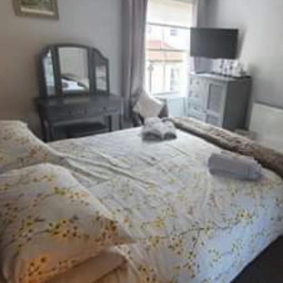 Bed and breakfast The Royal George Staithes Extérieur photo