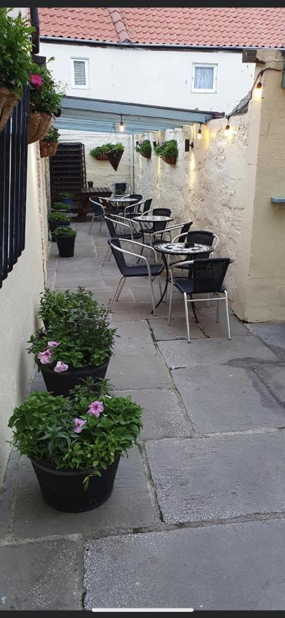 Bed and breakfast The Royal George Staithes Extérieur photo